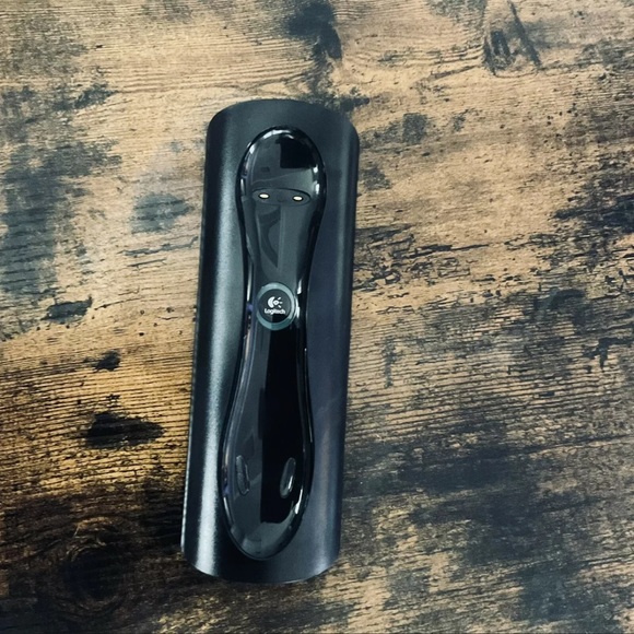 Logitech Charger Cradle Dock For Harmony 880/890/890 Pro - NO PLUG - Picture 1 of 2